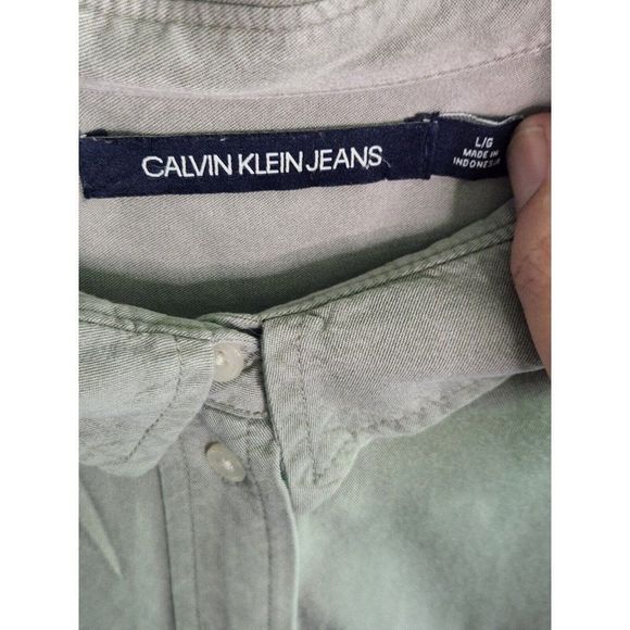 Calvin Klein Jeans Mens Button Down shirt 100% Viscose Size Large - Picture 5 of 6